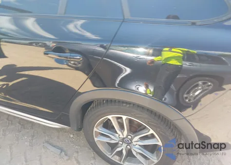 2016 Volvo V60 Cross Country T5 from USA, damaged, VIN YV4612HK0G1003183